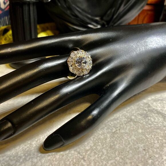𝅺COCKTAIL ring, size 8.5 - Picture 1 of 2